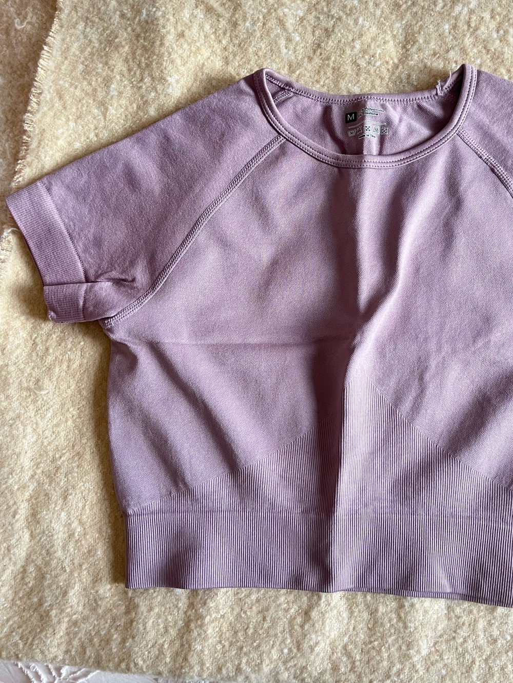 Workout top - Picture 3 of 4